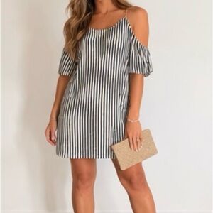 Michael Kors Cold Shoulder Chain Strap Dress Black White Stripe Gold Detail Size